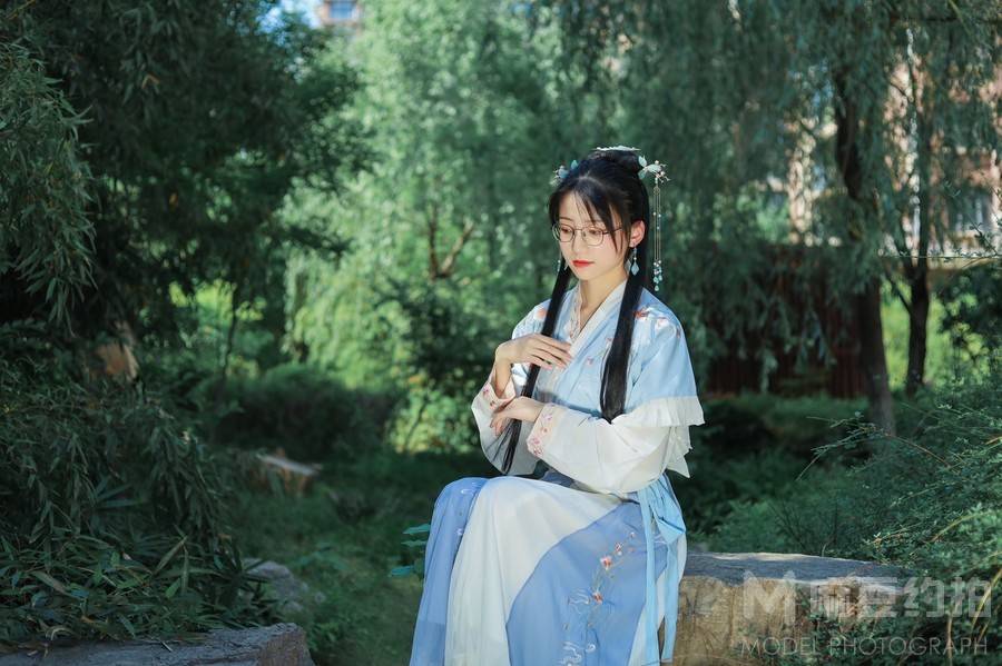 汉服模特