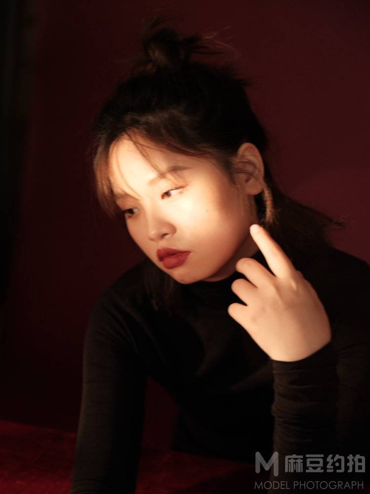 情绪模特