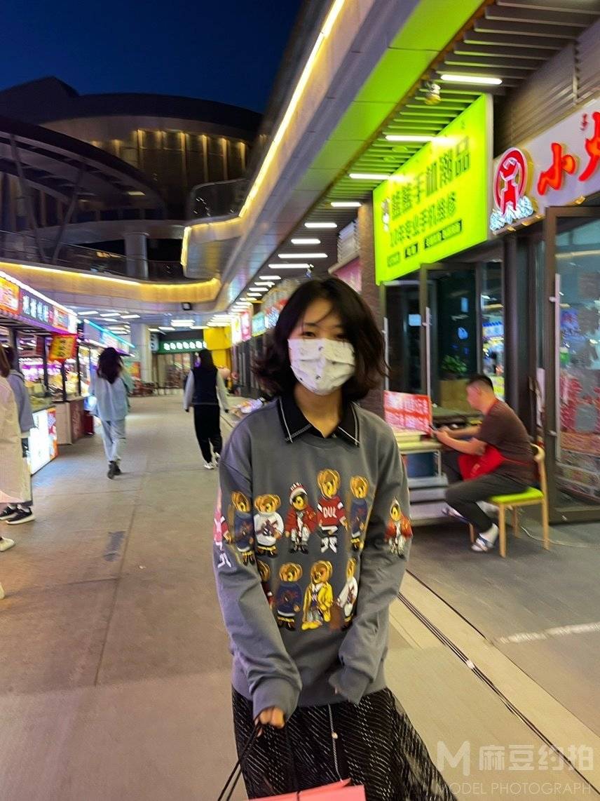 校园模特