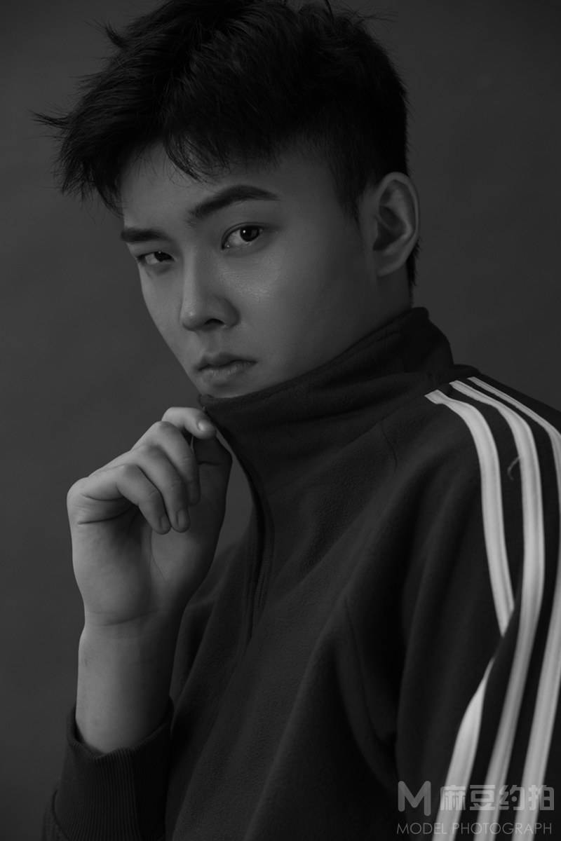 黑白模特