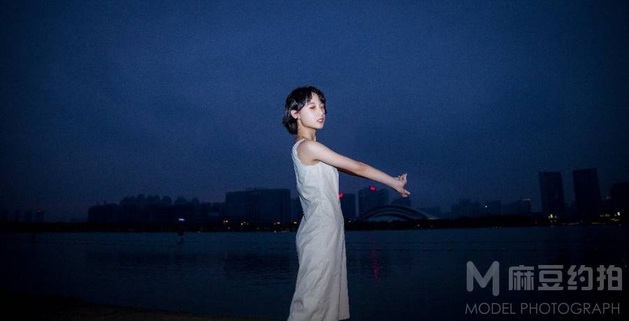 夜景模特