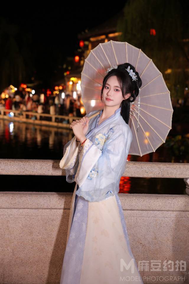 夜景模特