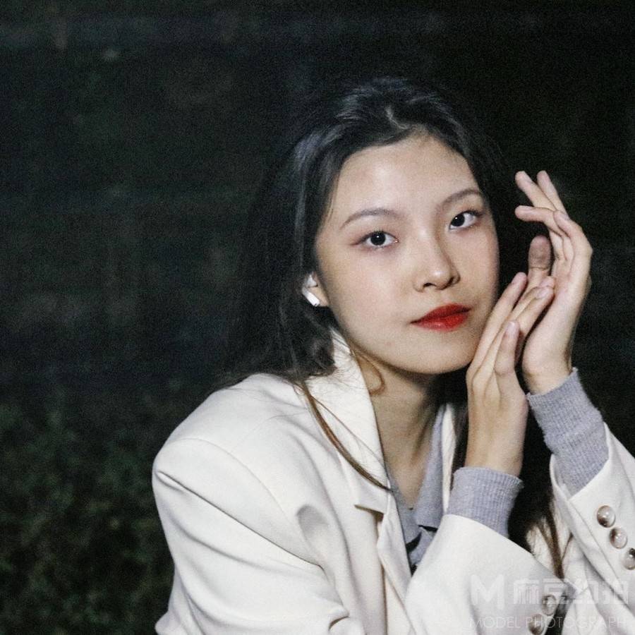 情绪模特