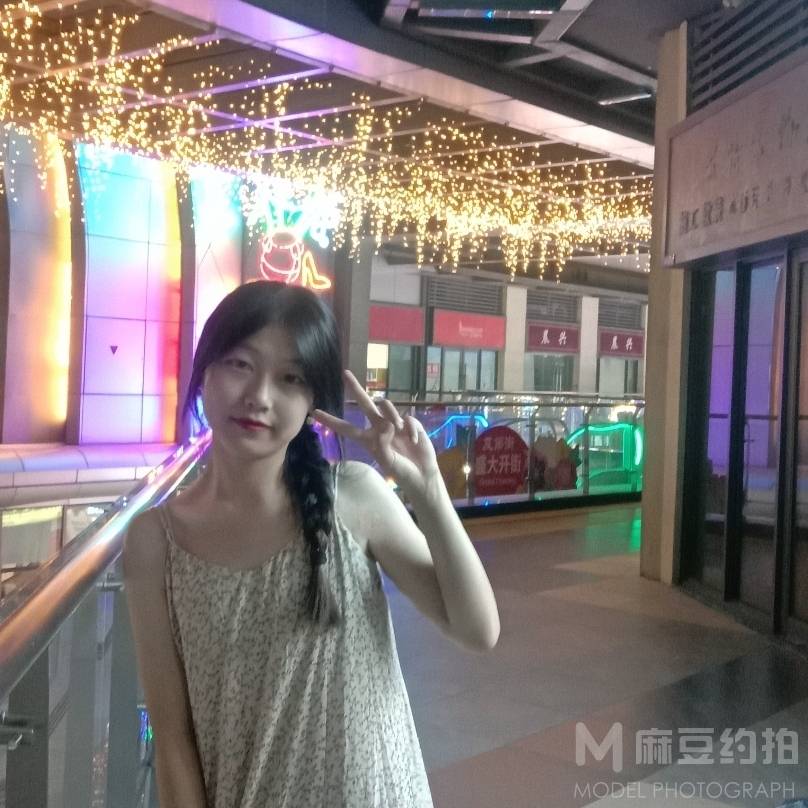 清新模特
