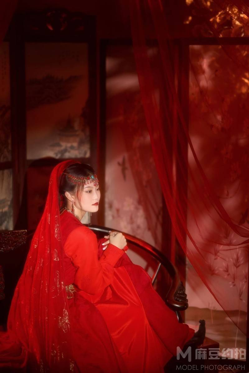 情绪模特