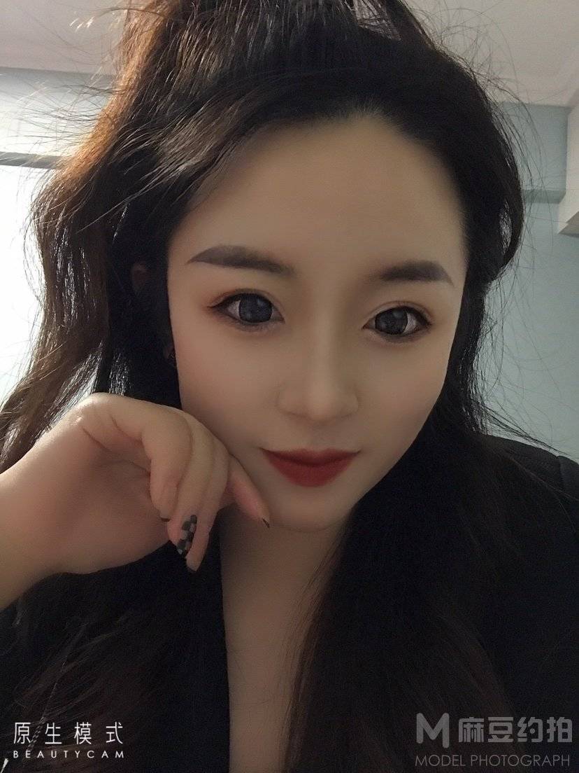 妆容模特