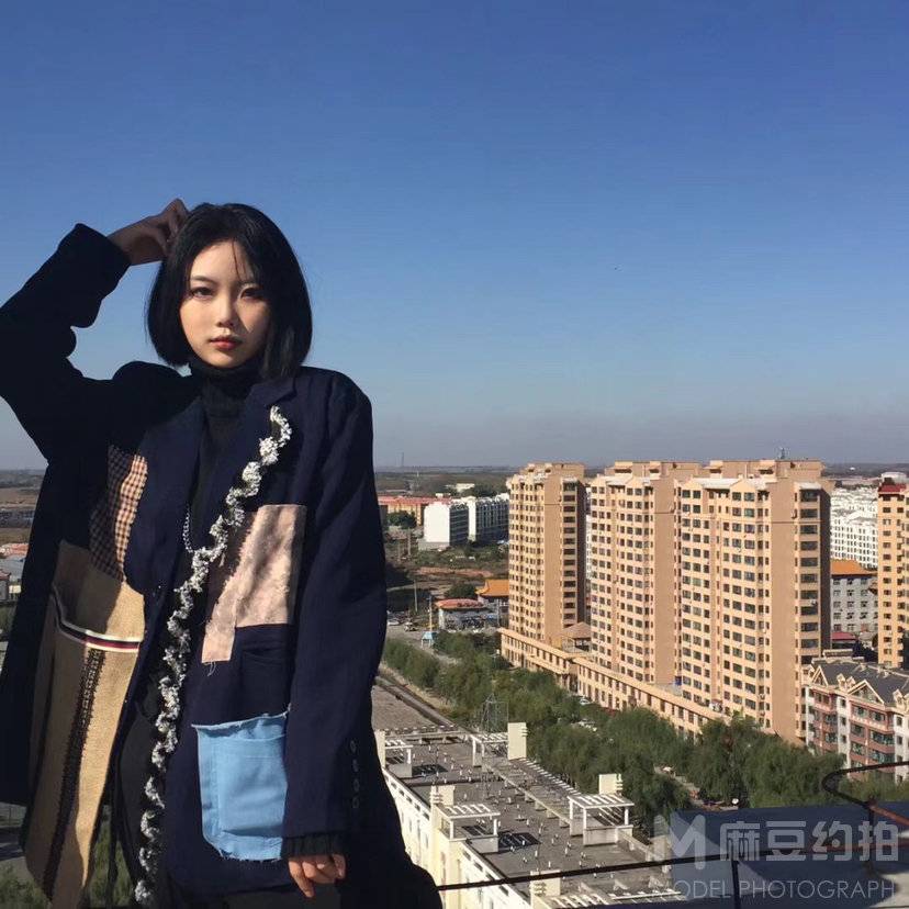黑白模特
