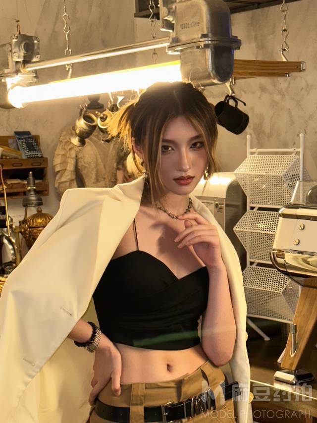 情绪模特