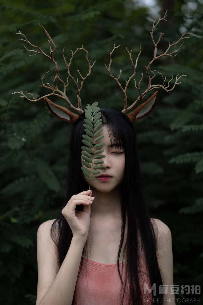 情绪模特