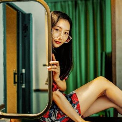 情绪模特