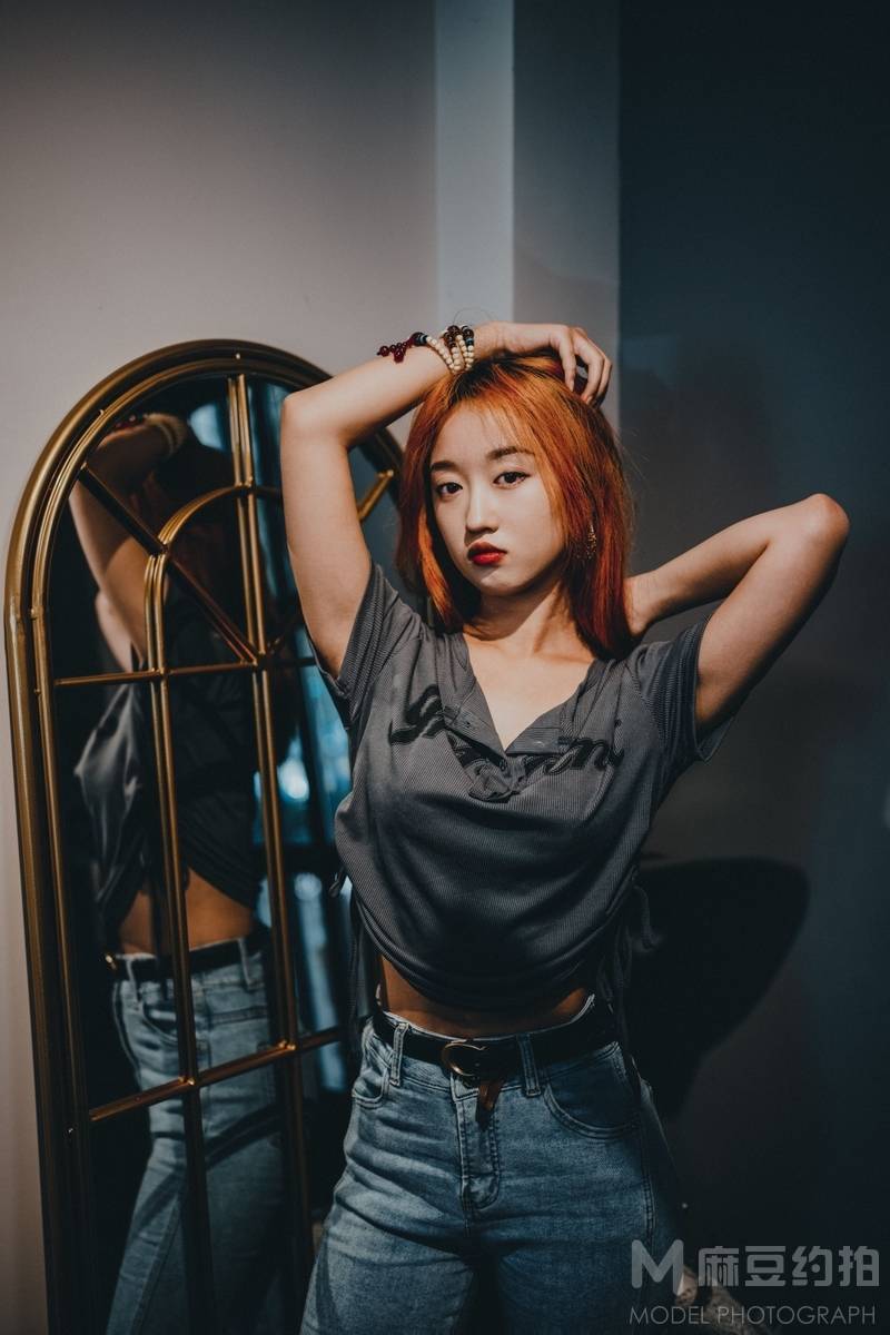 情绪模特