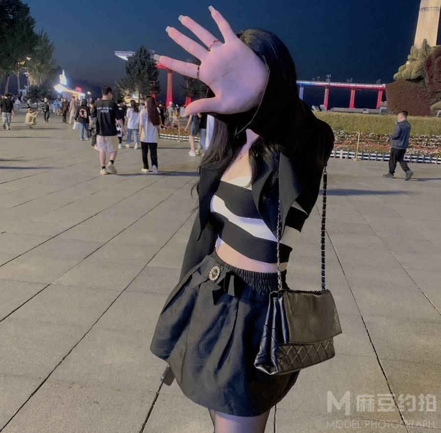 黑白模特