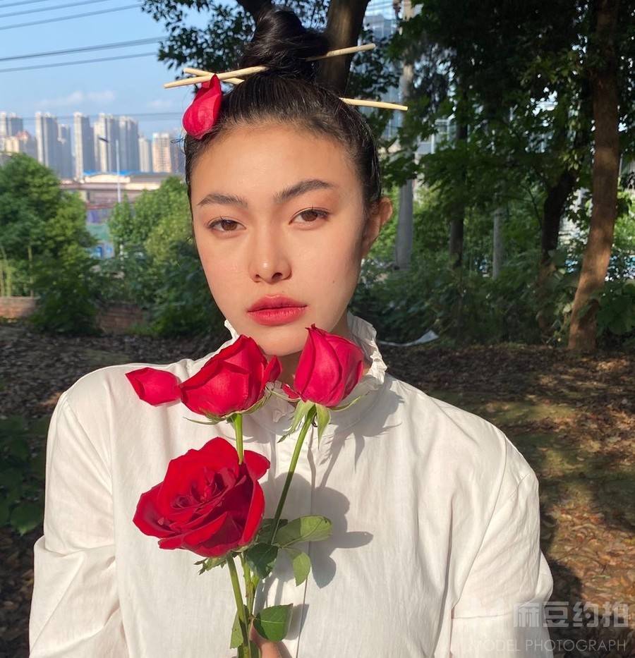 妆容模特