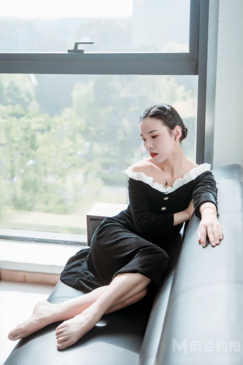 黑白模特