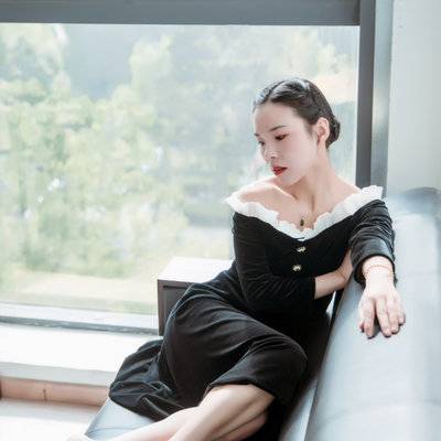 黑白模特