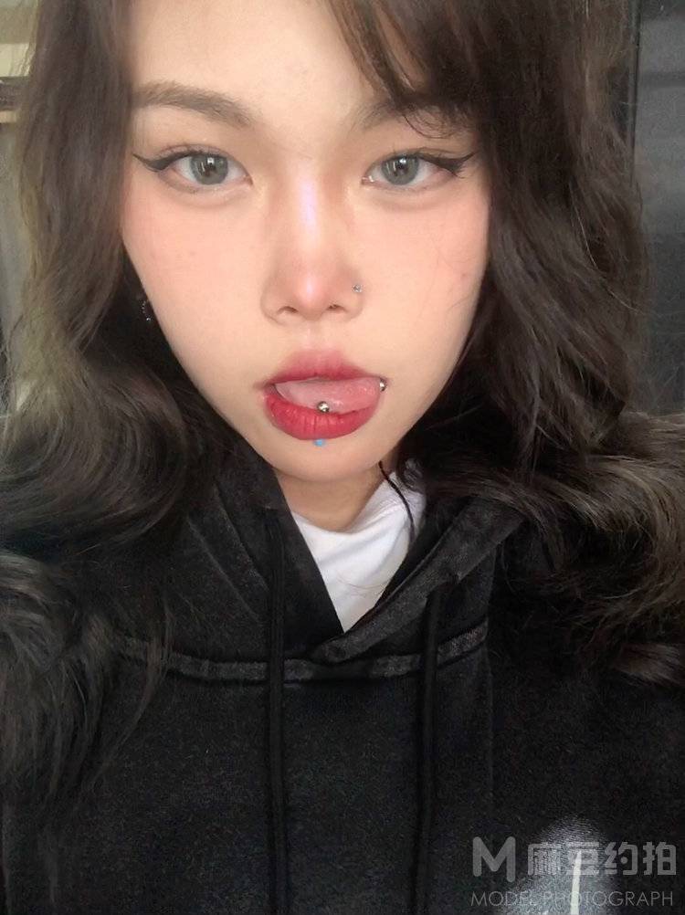 黑白模特