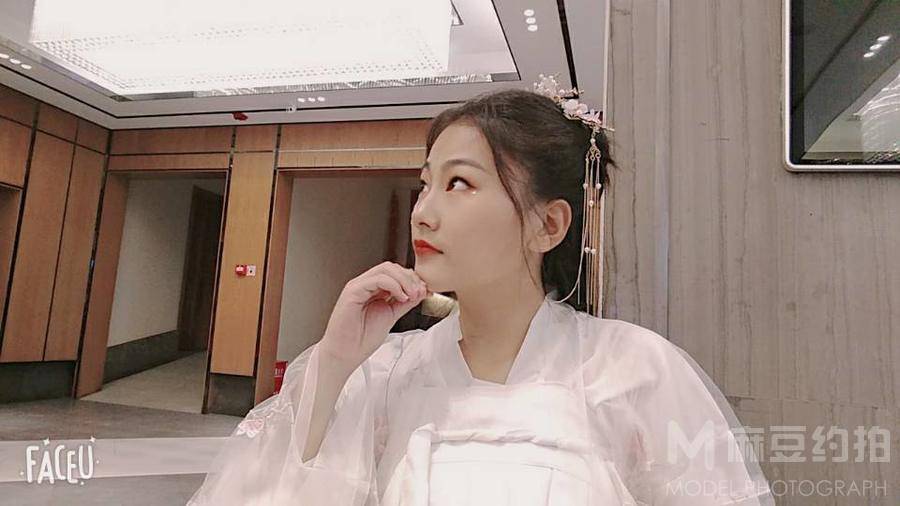 汉服模特