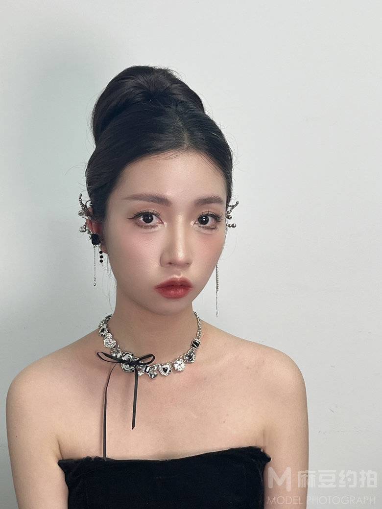 妆容模特