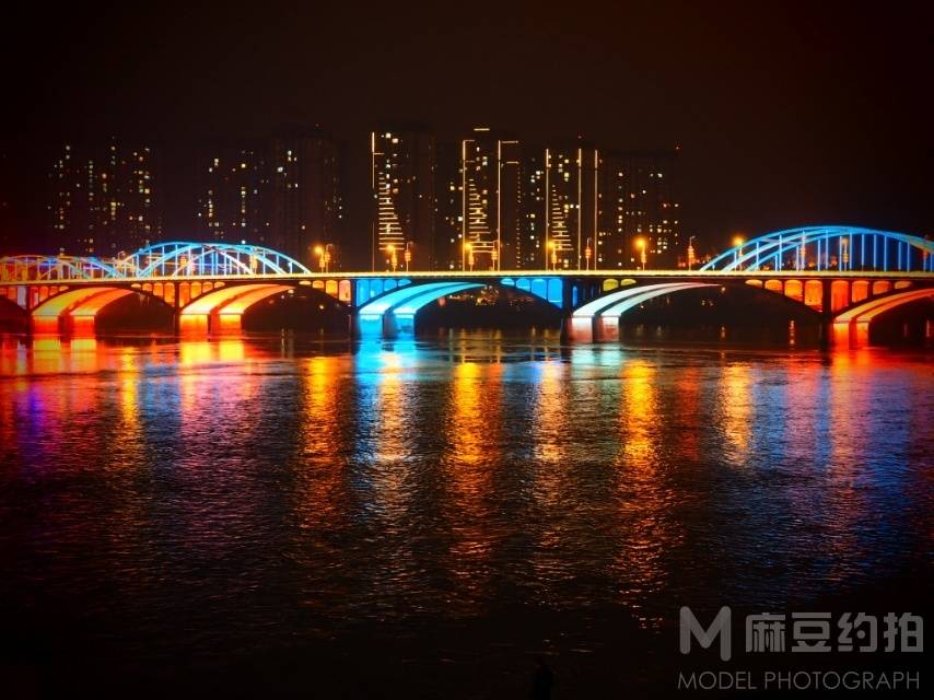 夜景模特