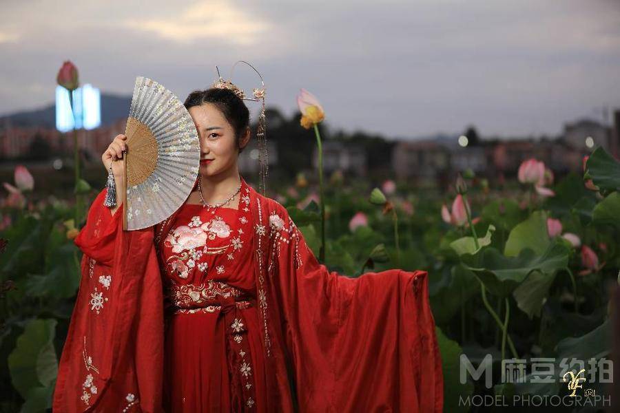 汉服模特