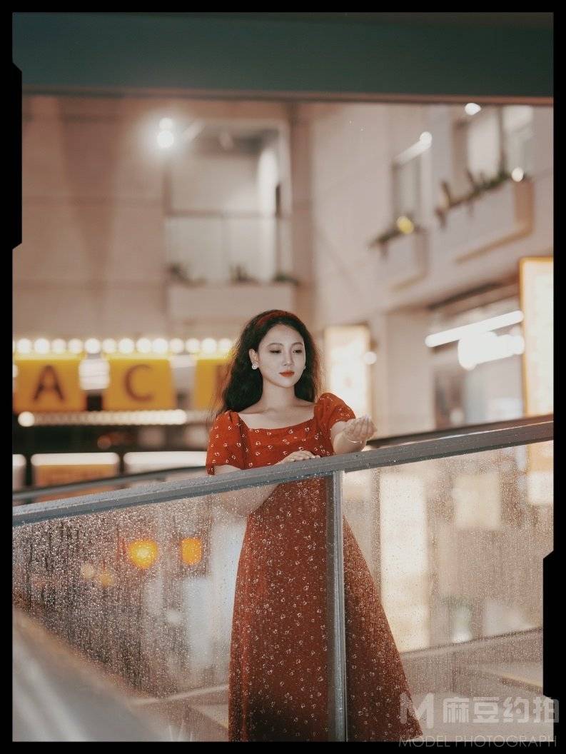 情绪模特