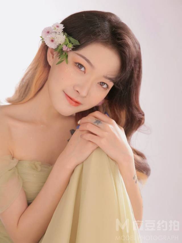 妆容模特