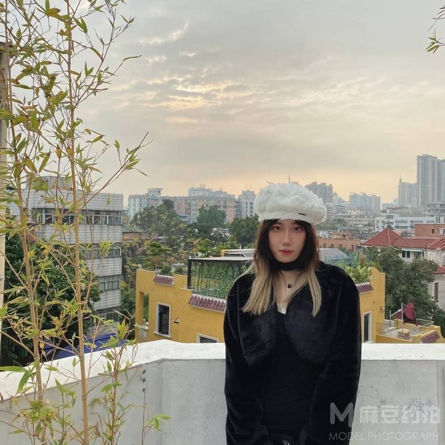 黑白模特
