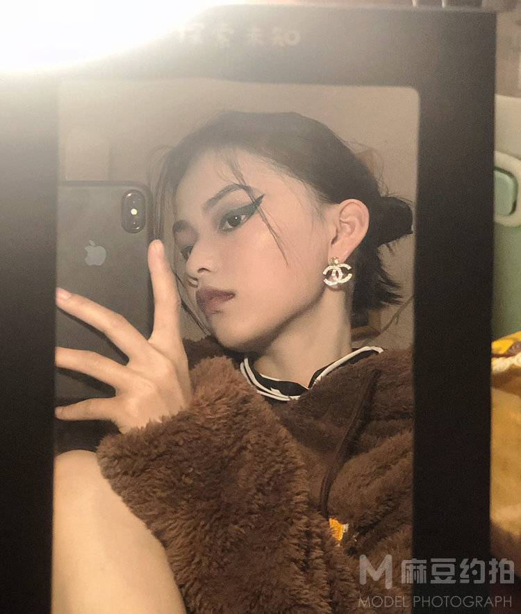 妆容模特