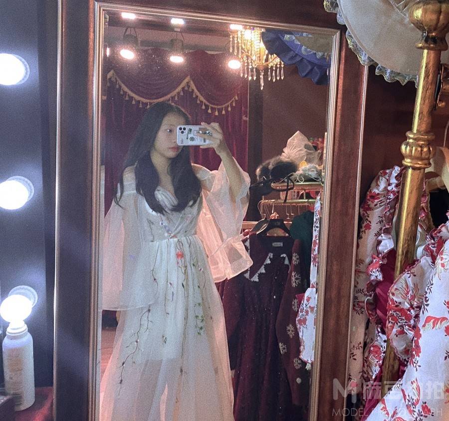 妆容模特