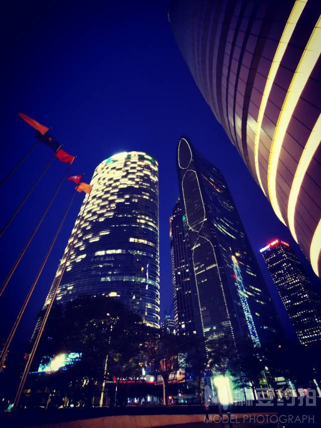 黑白模特