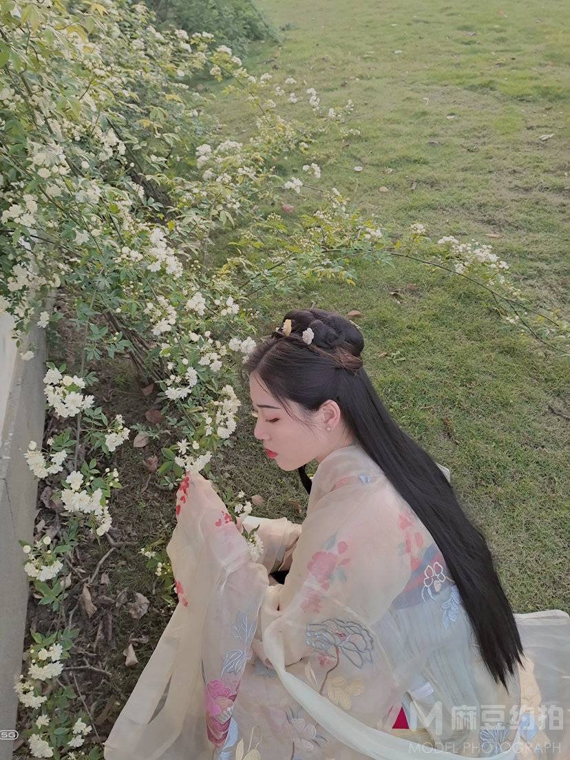 汉服模特
