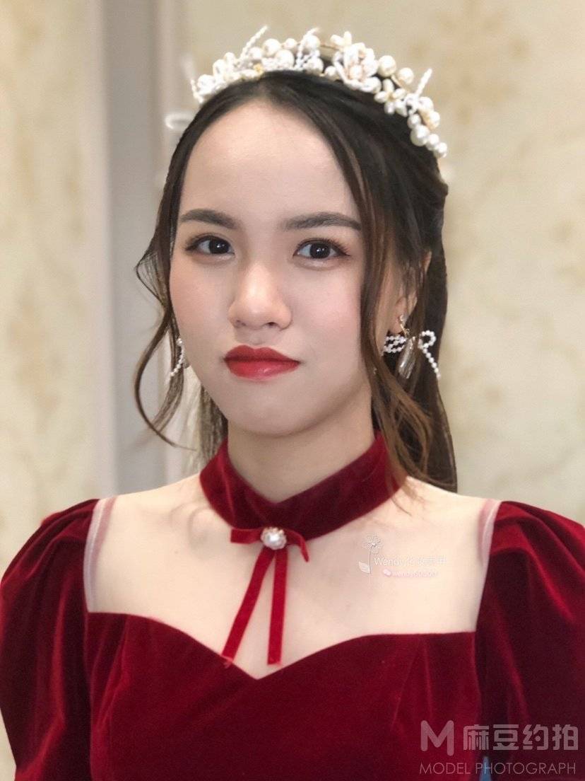 妆容模特