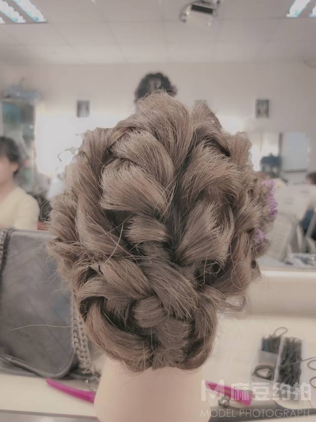 妆容模特
