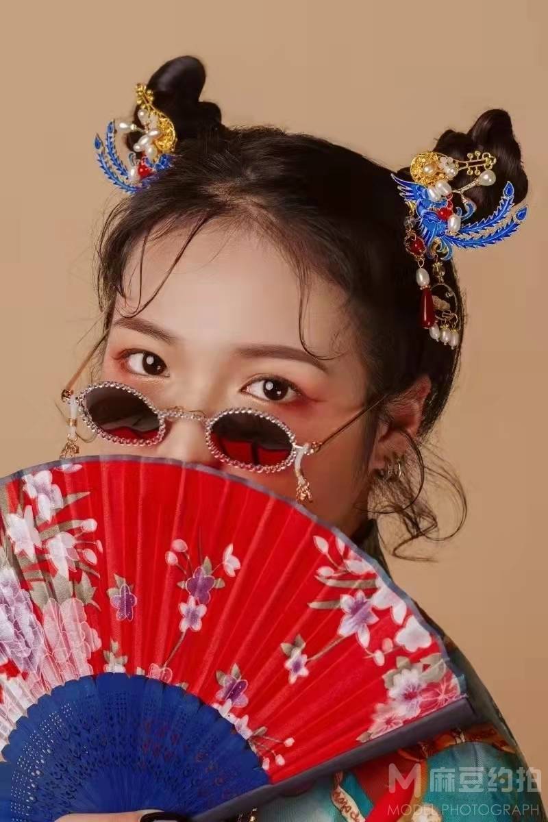妆容模特