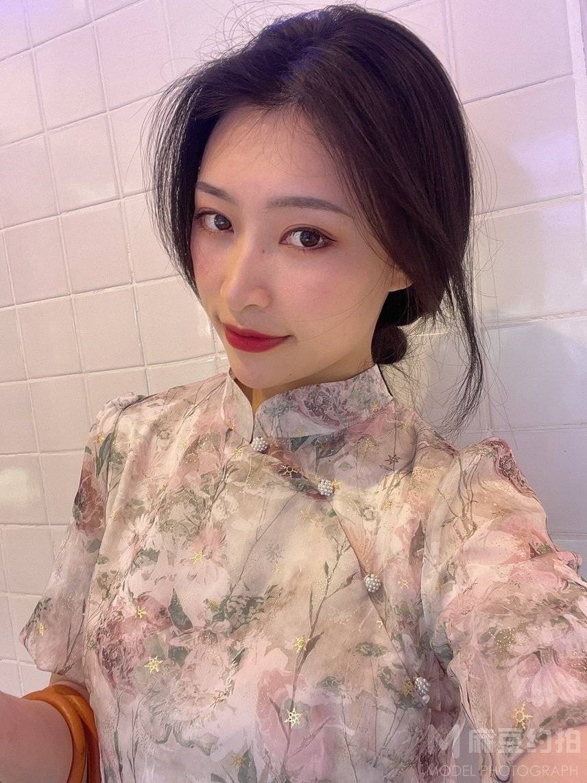 妆容模特