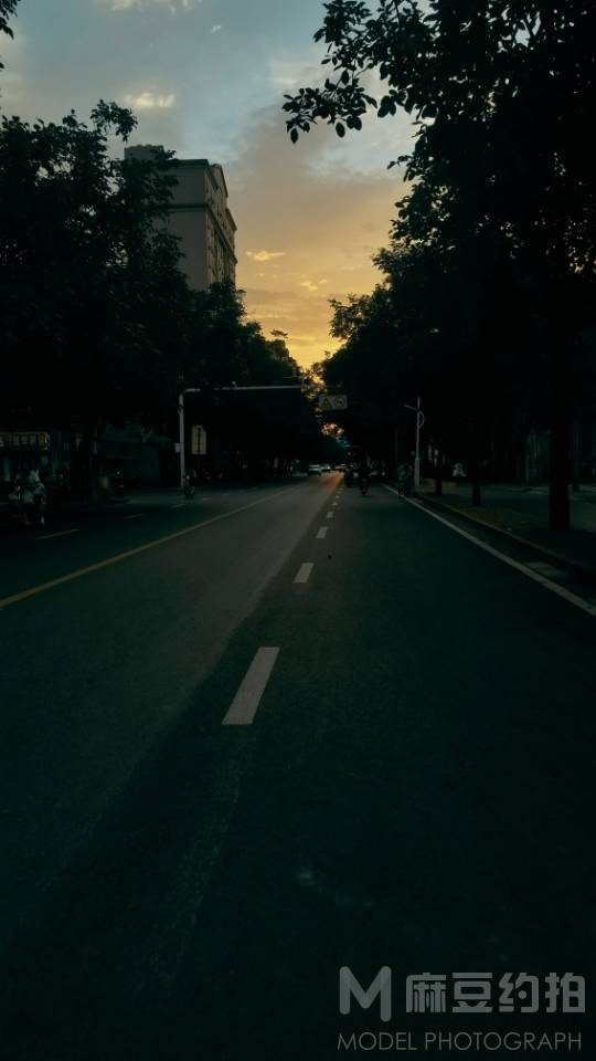 夜景模特