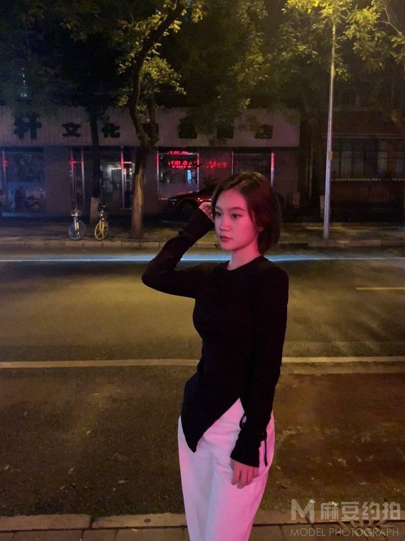 校园模特