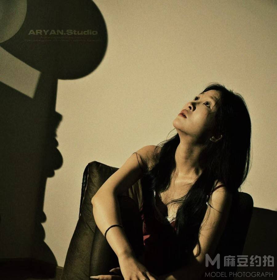 黑白模特