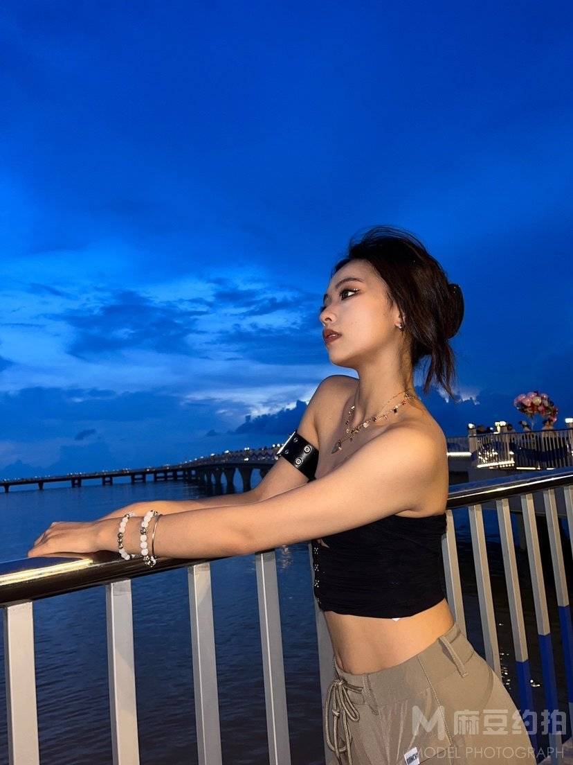 夜景模特