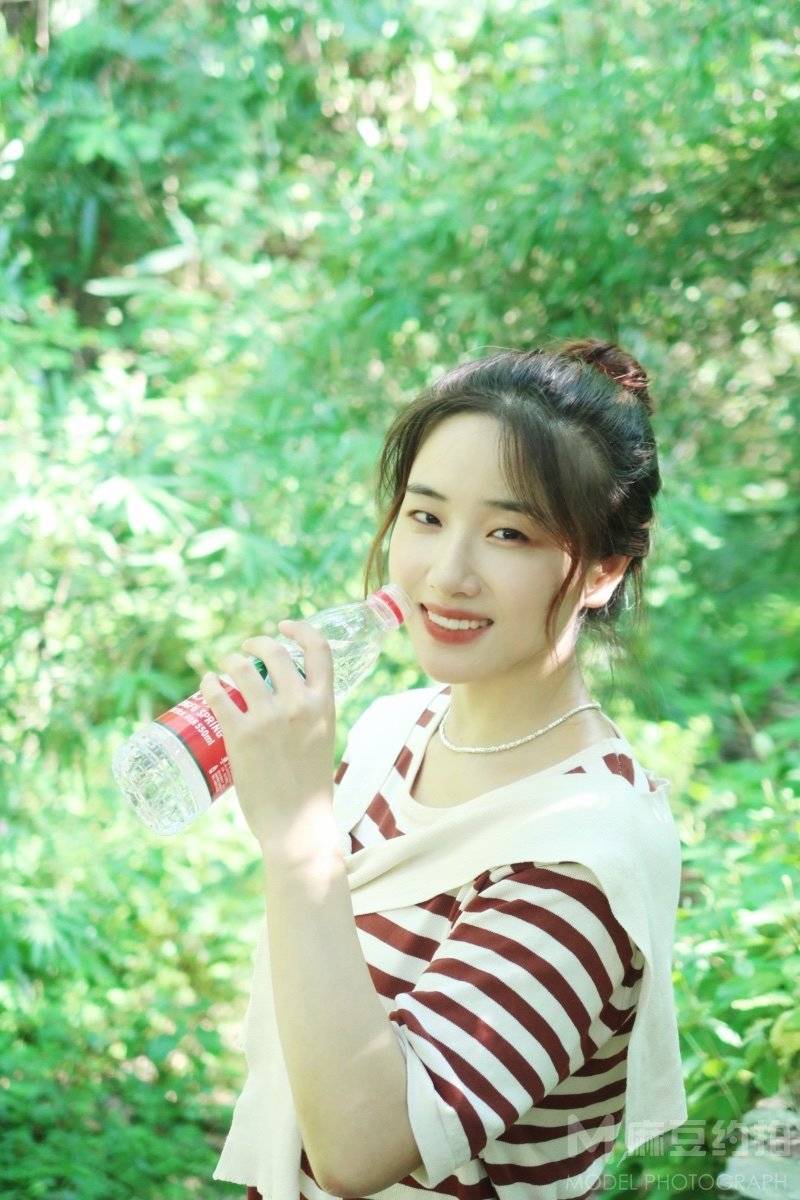 清新模特