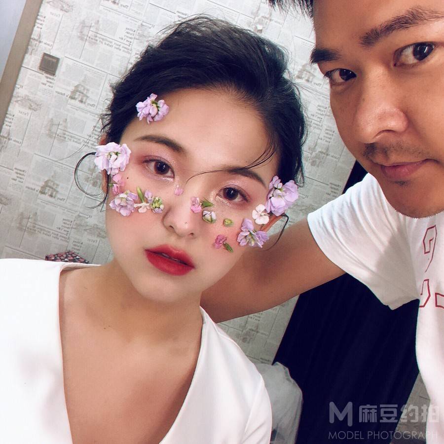 妆容模特