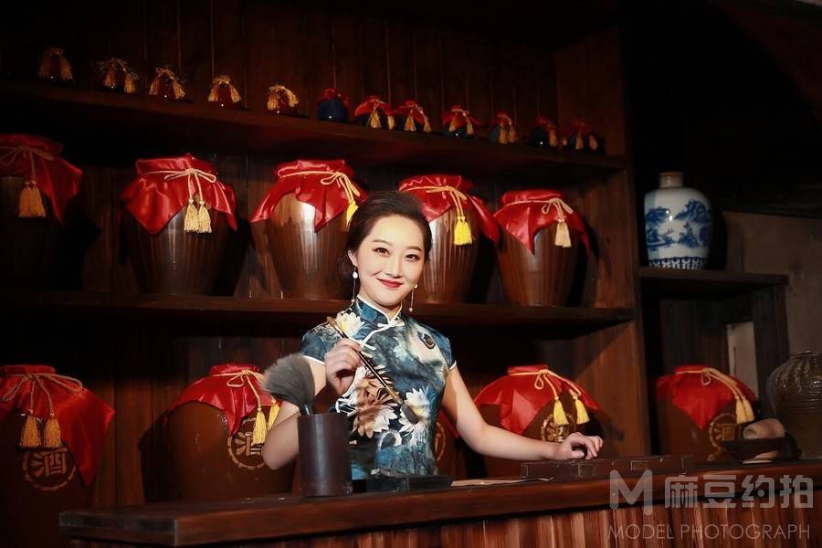 情绪模特