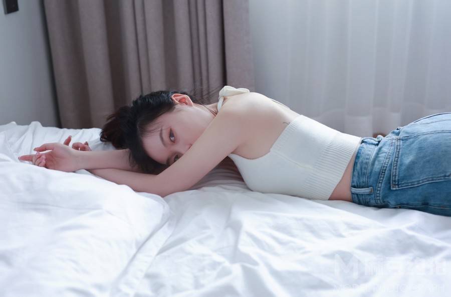 黑白模特