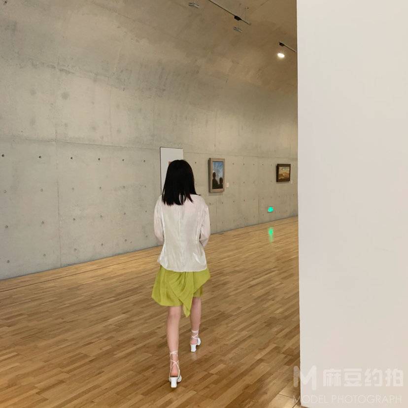 黑白模特