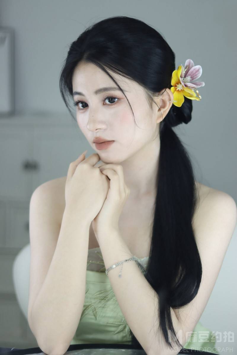妆容模特