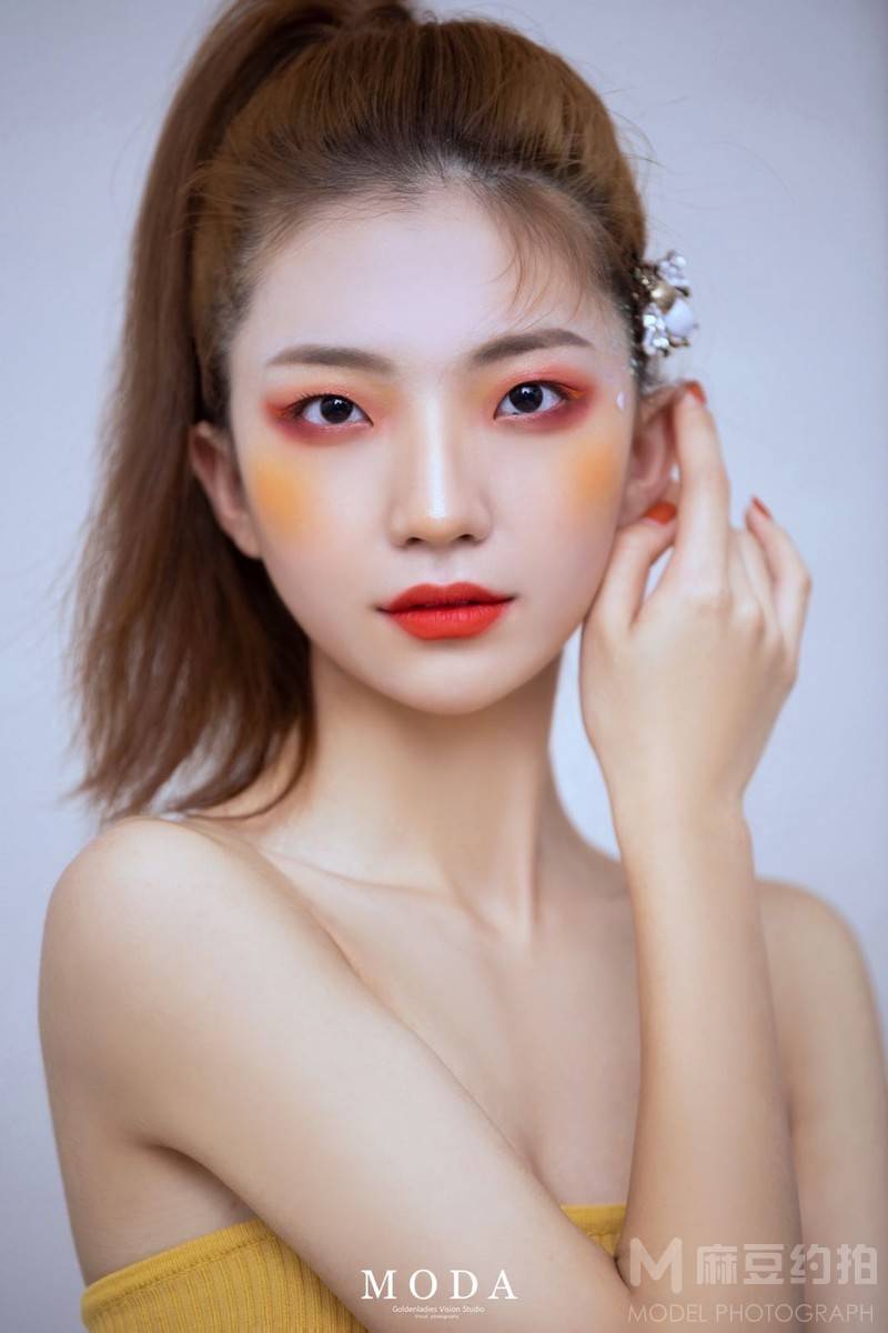 妆容模特