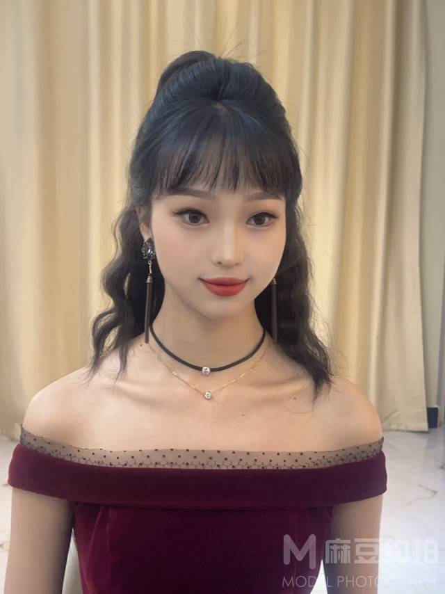 妆容模特