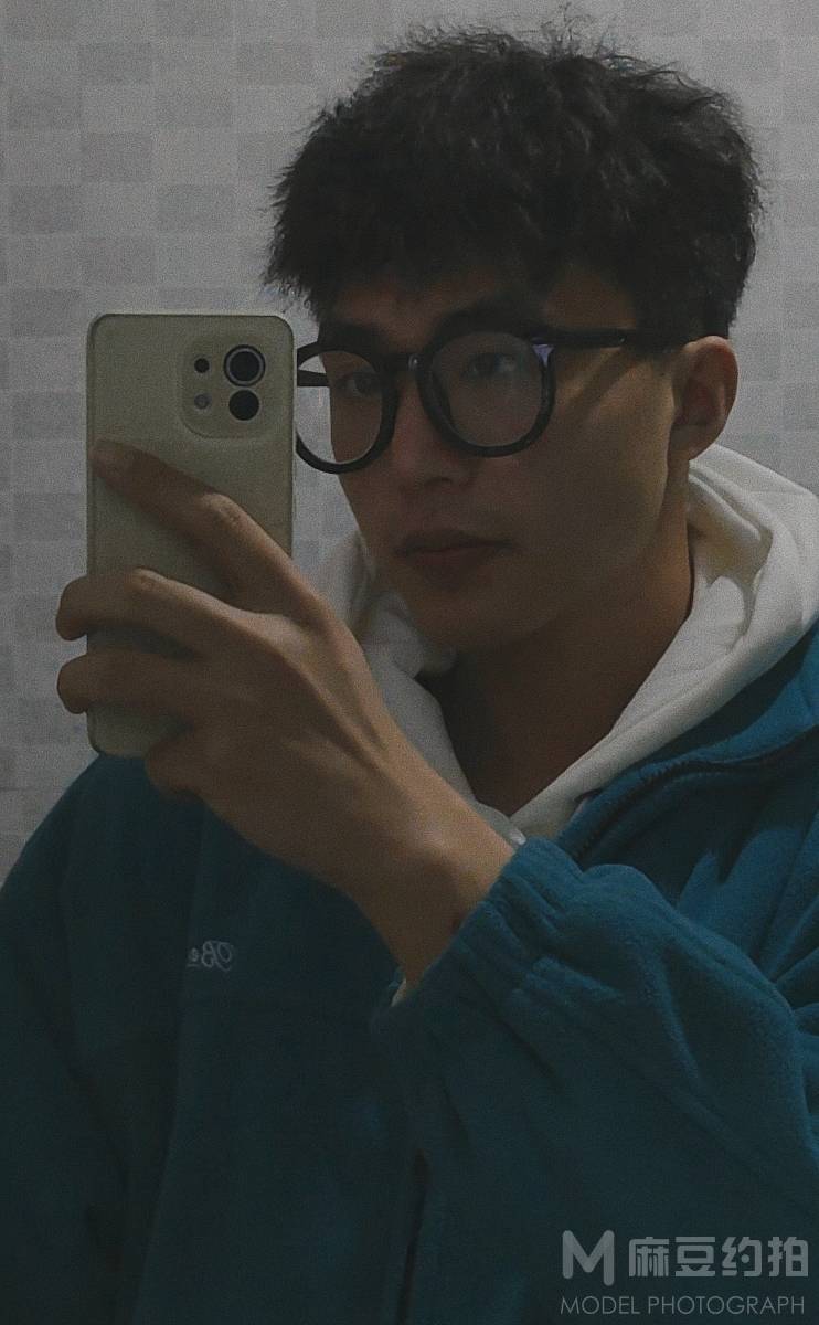 黑白模特