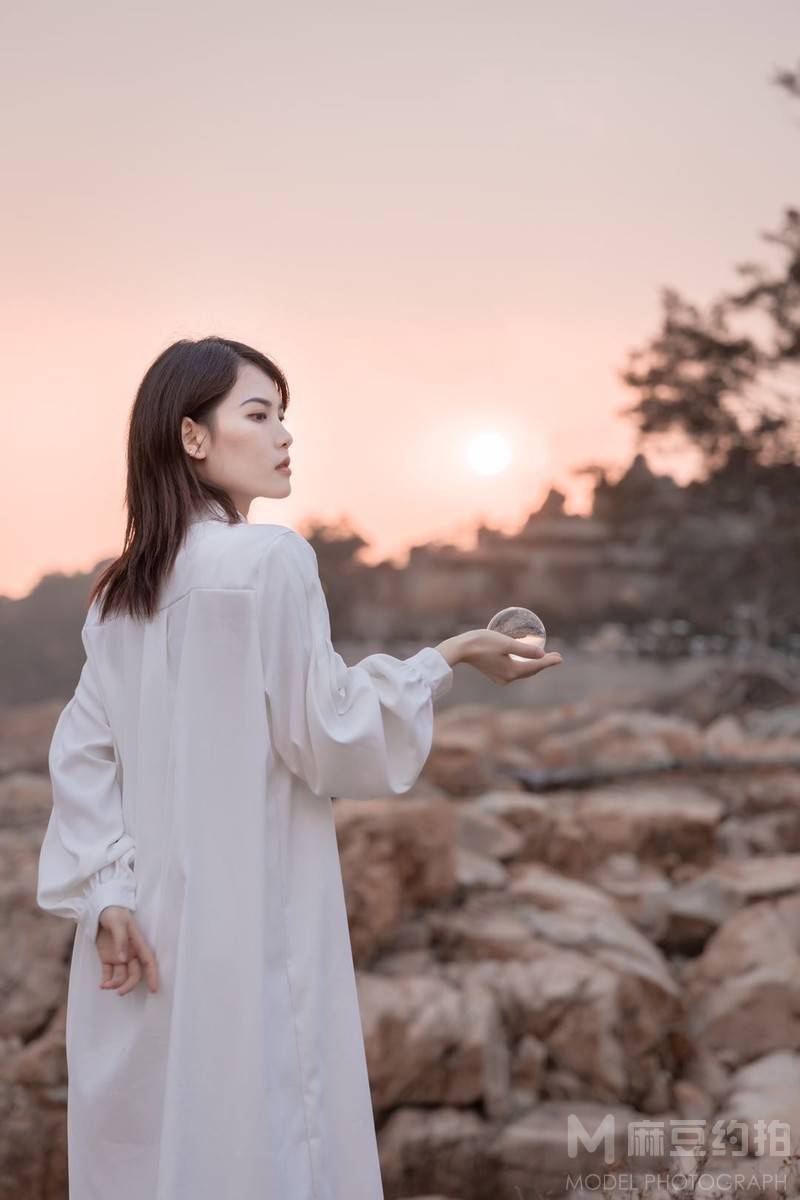 情绪模特