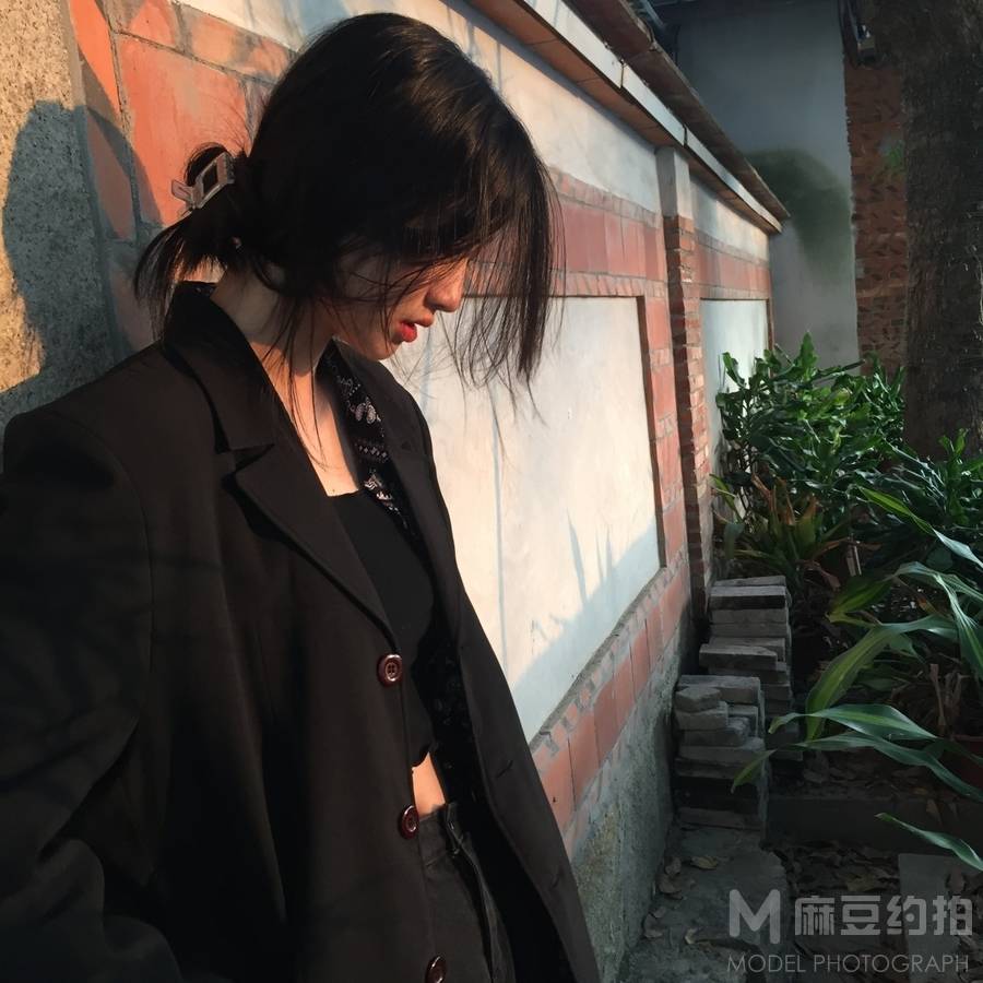 黑白模特